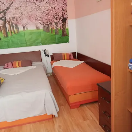 Apartment Economy Cozy 2br Apartment, Ciresica, At Mamaia Entry